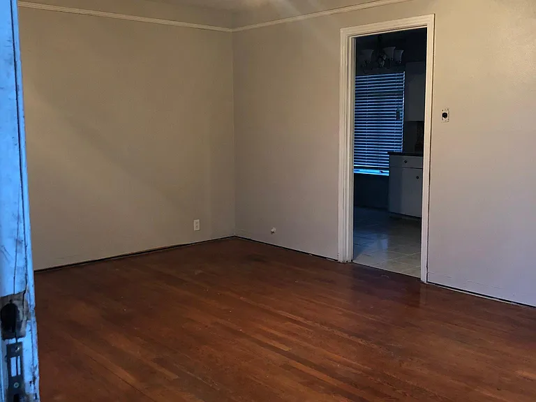 435 Basswood Dr — Photo 8