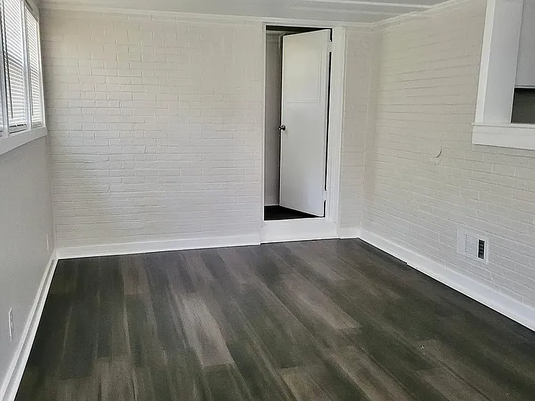 510 Hilderbrand Dr — Photo 16