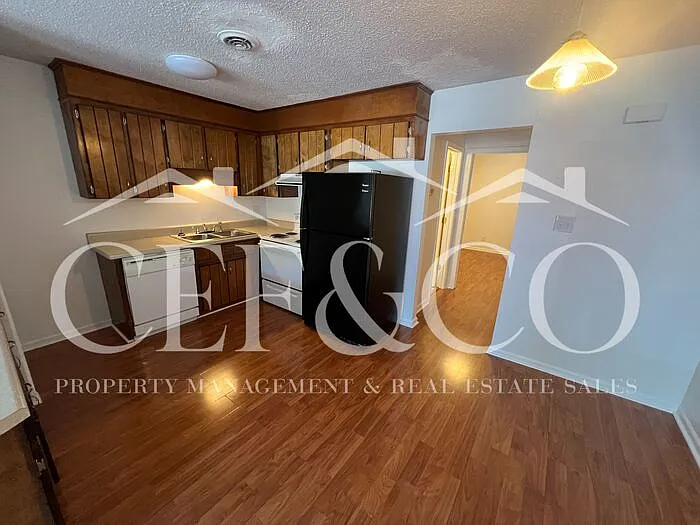 1 bed, 1.0 bath, 918 sqft, $895 — Photo 3