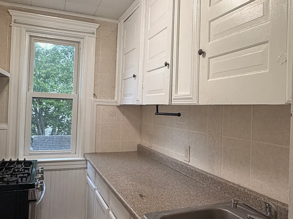 118 Jeffers St #2