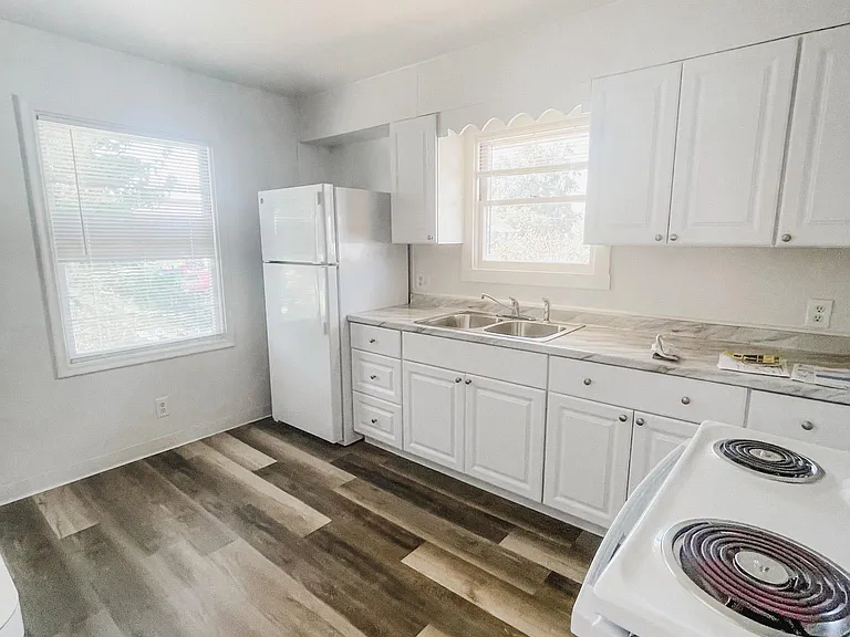 801 13th Ave — Photo 4