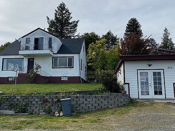 3rd image of 825 Merrill Pl W