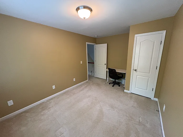 814 Royal Oaks Dr — Photo 5
