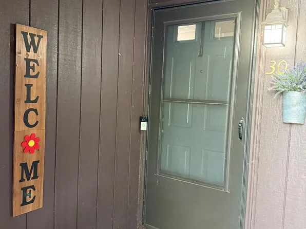 30 Bozarth Ct, Hamilton, NJ 08690