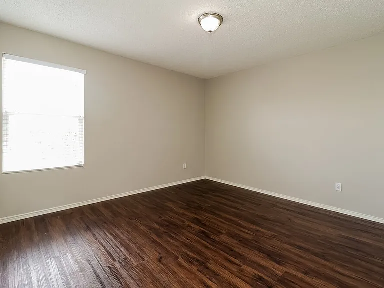 8737 Hunters Point Way — Photo 13