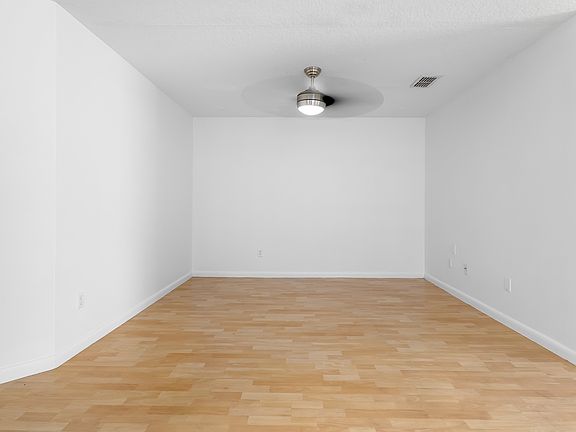 4th image of 12625 Somerset Oaks St #12605