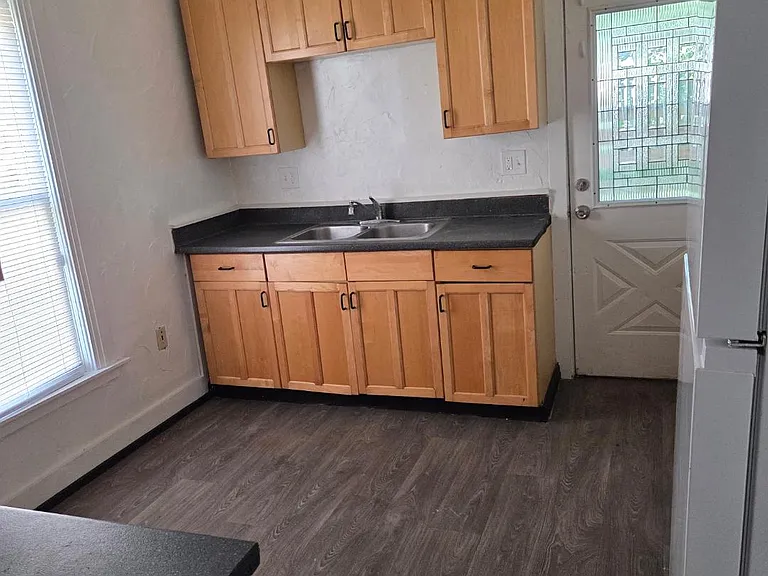524 N Walnut St #1 — Photo 5