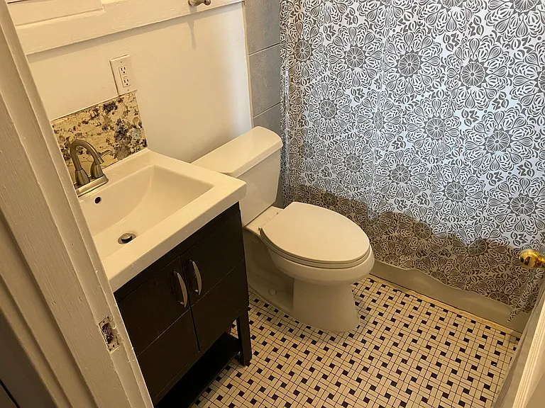 2312 Hilton Ave — Photo 16