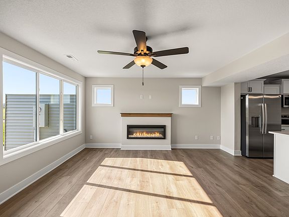 5th image of 591 Hart Ln