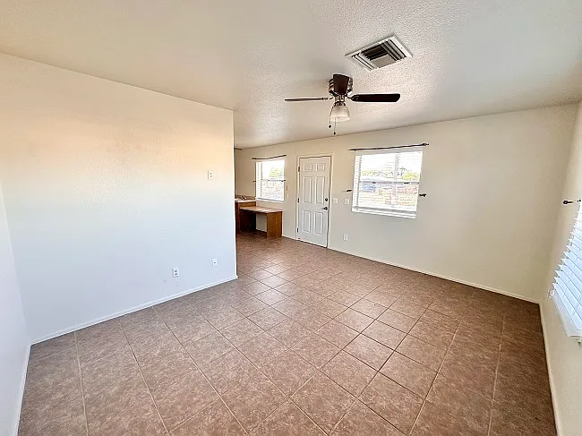 Studio, 459 sqft, $775 — Photo 3