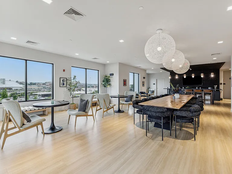 Aria on the Row — Photo 11