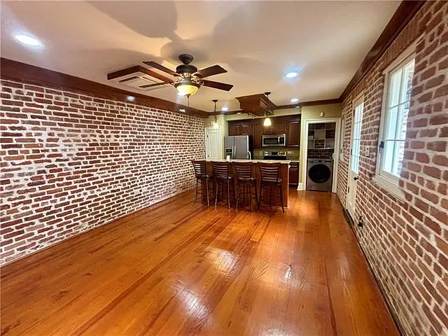 1027 Chartres St #F — Photo 12