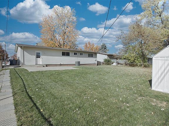 5th image of 2030 Loveland Dr