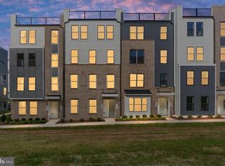 20804 Cloongee Ter, Dulles, VA 20166