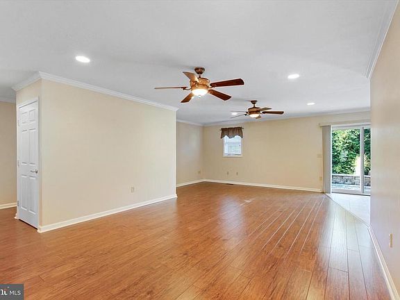5th image of 10935 Rockville Rd