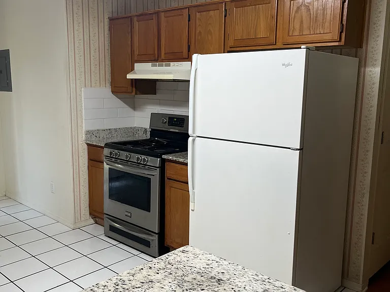 1645 N Stable Ave #2 — Photo 7