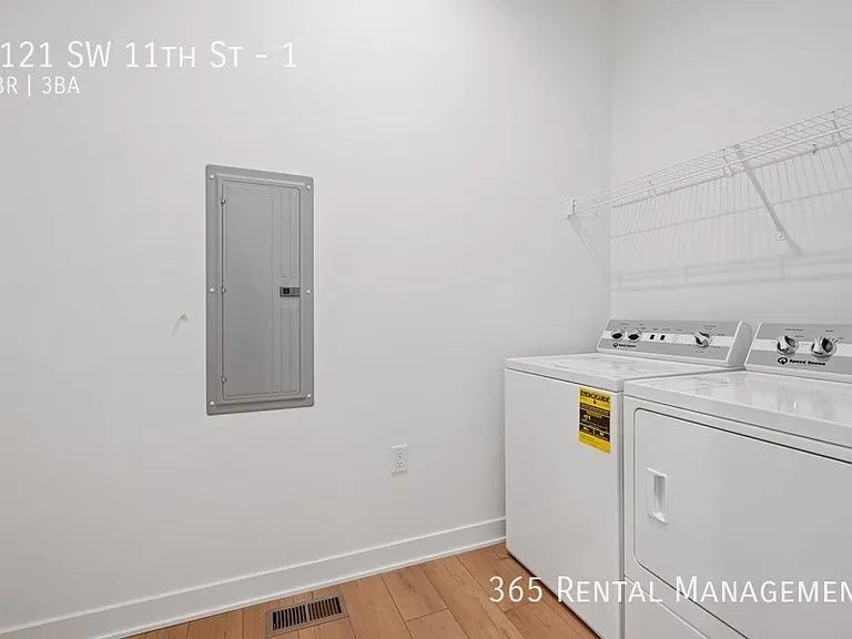 1121 SW 11th St #1 — Photo 22