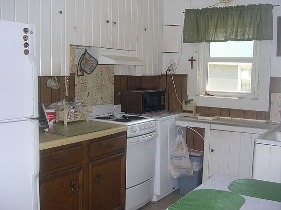 5th image of 304 Beverly Ave