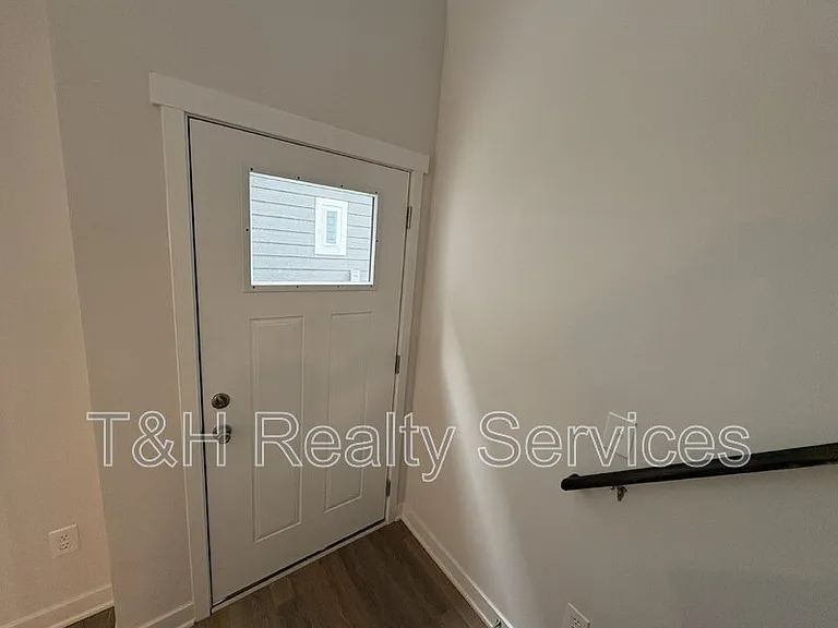 415 N Walcott St #B — Photo 3
