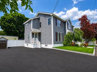 54 Charles St, Salem, MA 01970