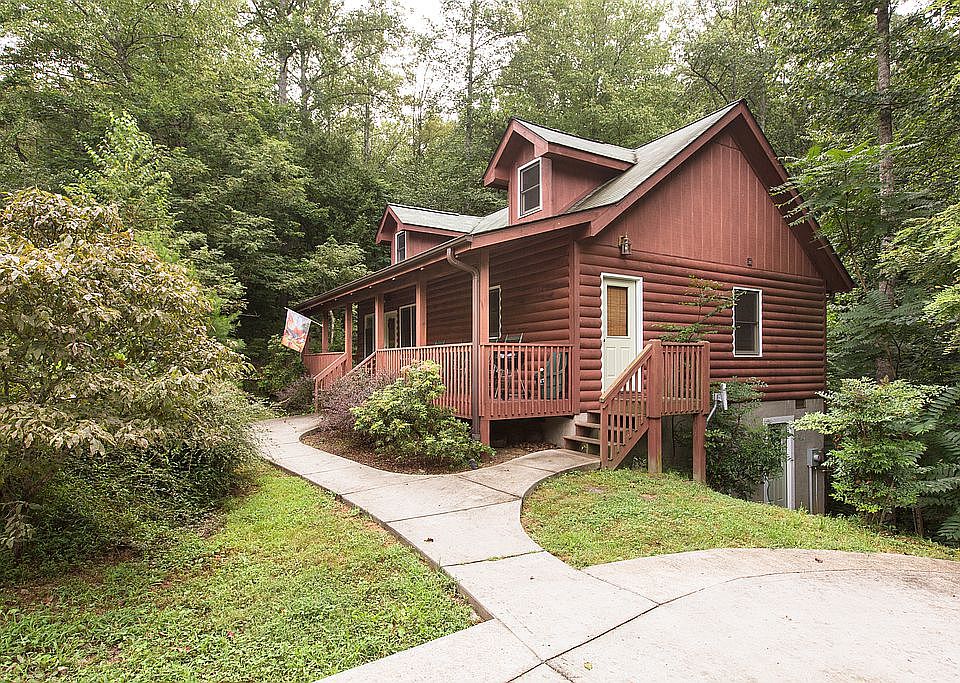 1st image of 8 Grand Canyon Dr