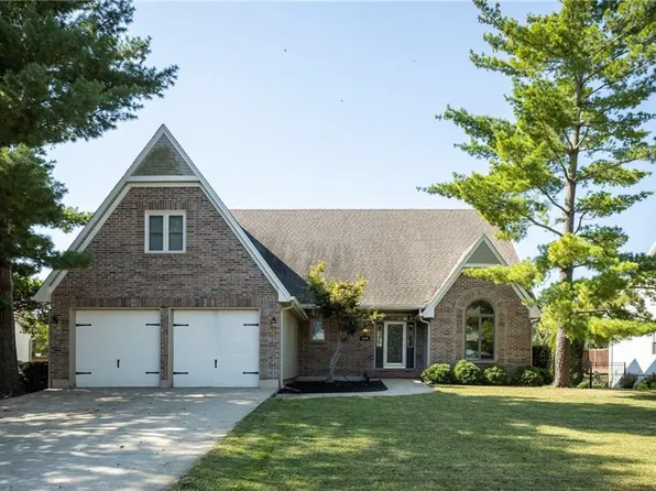 1604 Roanoke Dr, Warrensburg, MO 64093