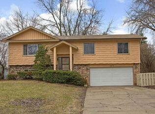 1215 Poppyseed Dr, New Brighton, MN 55112