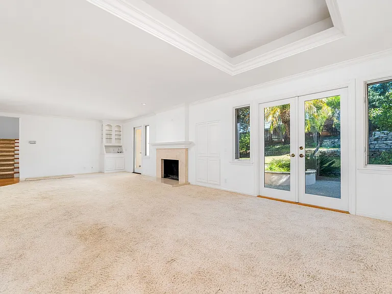 732 Bison Ave — Photo 6