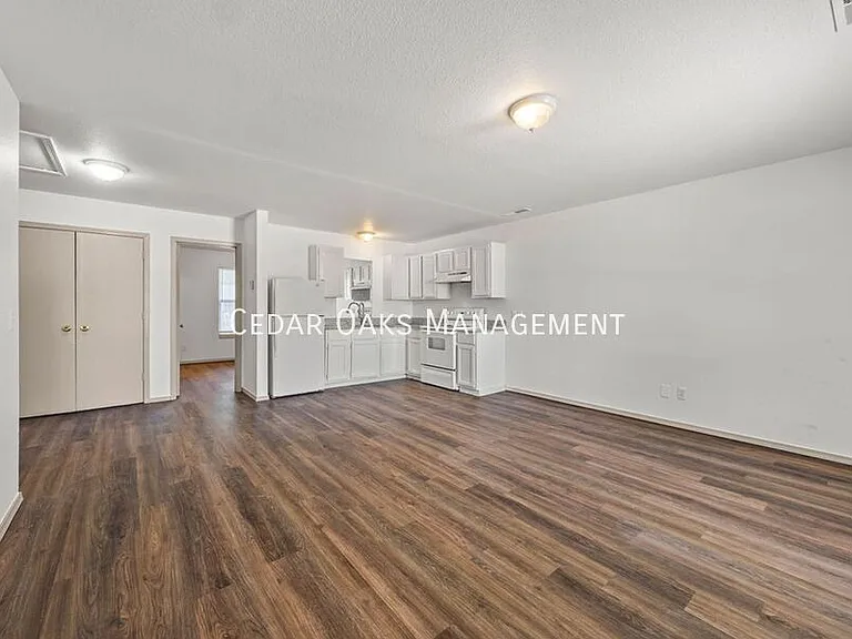 111 Josie Pl #B — Photo 3