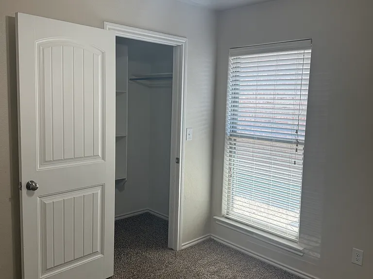 10106 Viola Ave — Photo 9