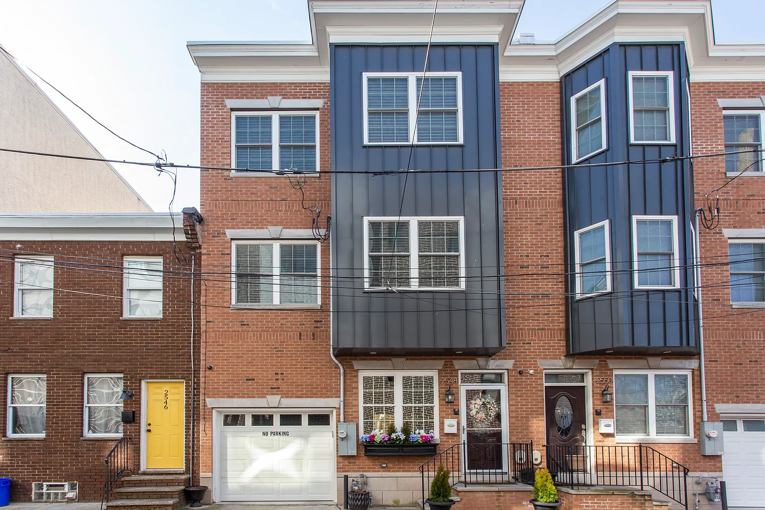 2548 Montrose St photo 1