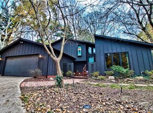 6255 Hemlock Dr, Amherst, OH 44001