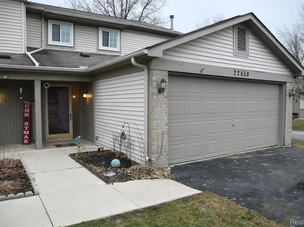 22450 Silver Creek Dr, Trenton, MI 48183
