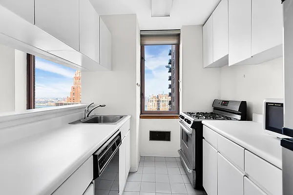 Rented by Corcoran | media 21