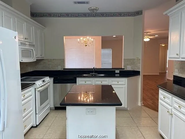 205 Landsburg Ct — Photo 4