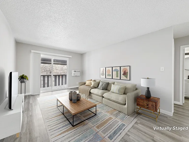 Marmont Apartments — Photo 7