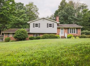 916 East St, Waterford, PA