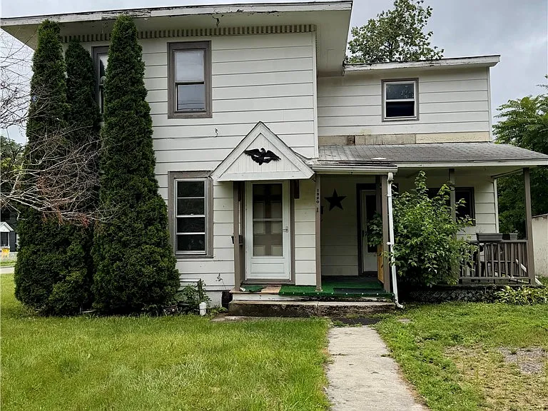 1320 Grand Central Ave — Photo 1