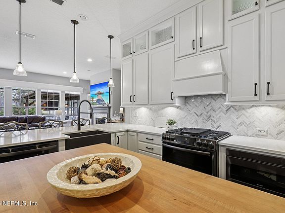 4th image of 1757 HIGHLAND VIEW Drive