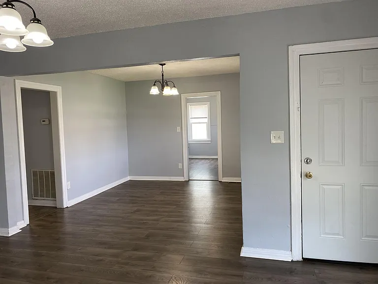 632 SW 44th St — Photo 3