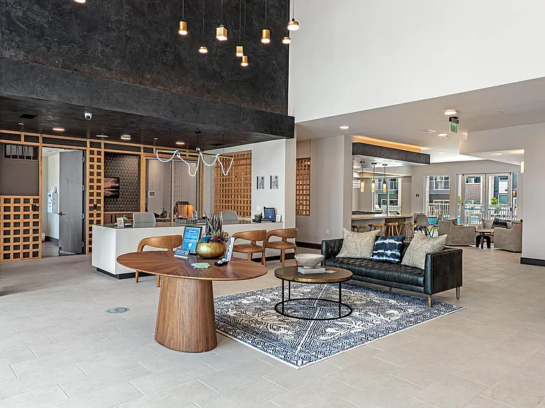 Luxia Preston — Photo 3