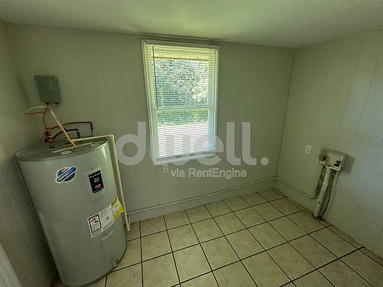2235 Woodward Ave — Photo 6