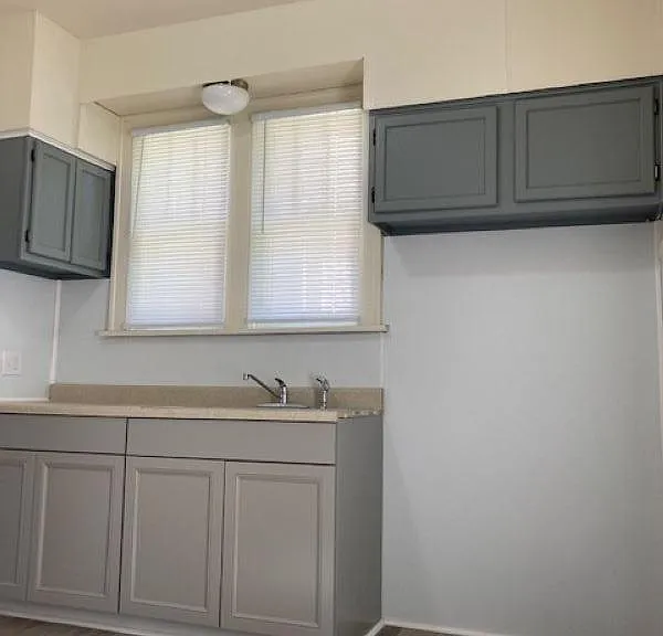 602 E Republic St — Photo 1