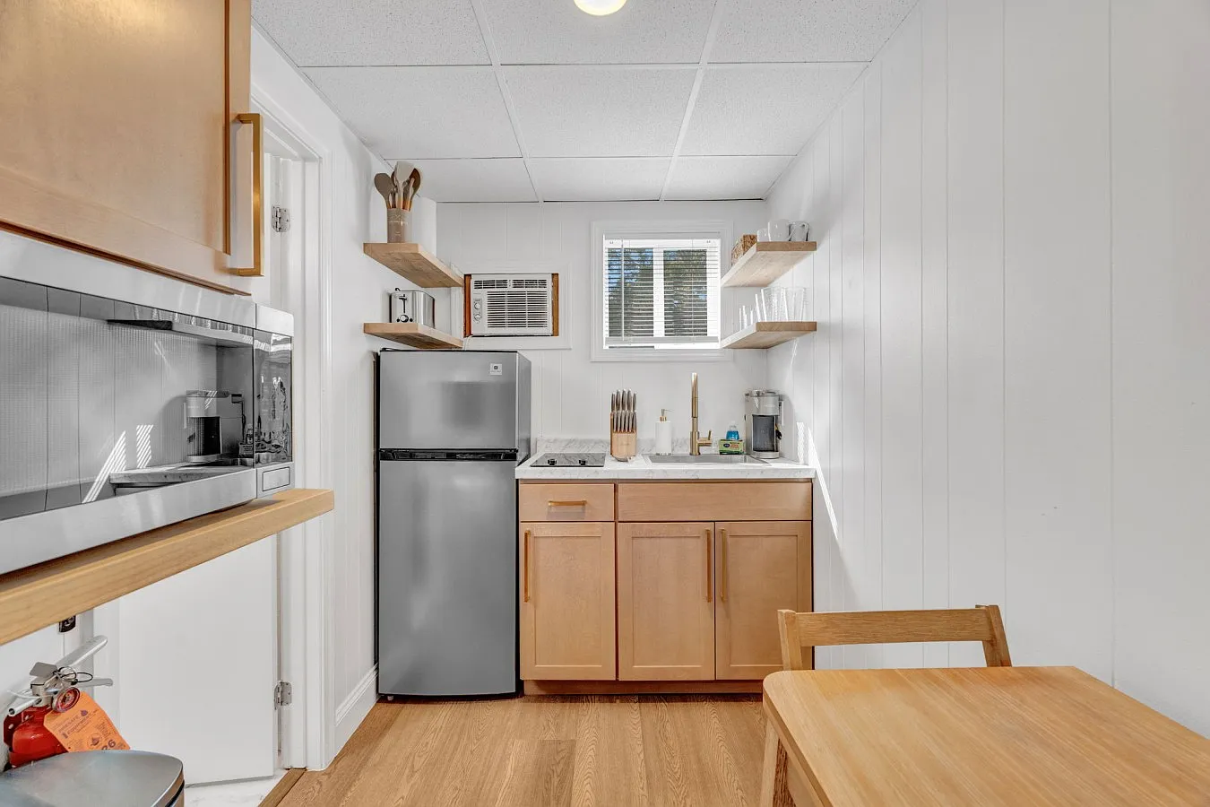 174 East Grand Avenue - 5 — Photo 3