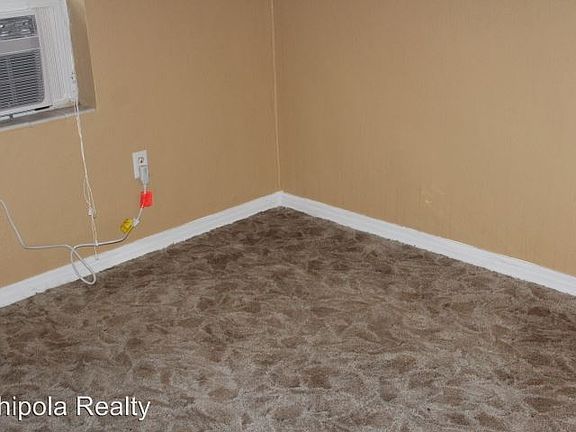 3rd image of 3049 Noland St