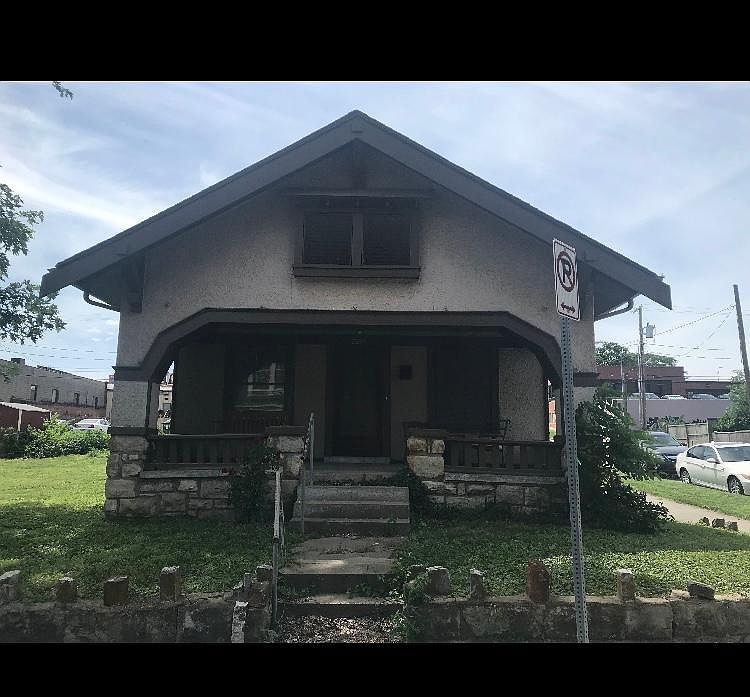 1st image of 3926 Central St