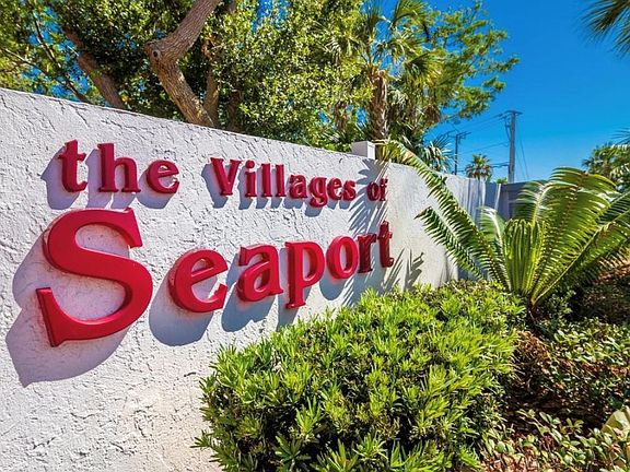 4th image of 404 Seaport Blvd