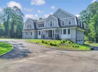 7 Pheasant Ln, Northport, NY 11768