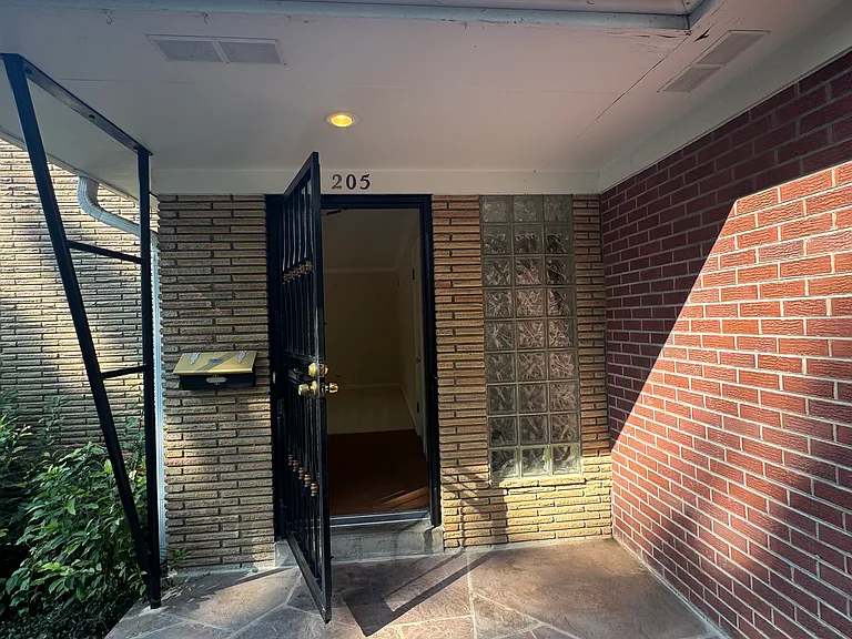 205 Leyden St — Photo 3