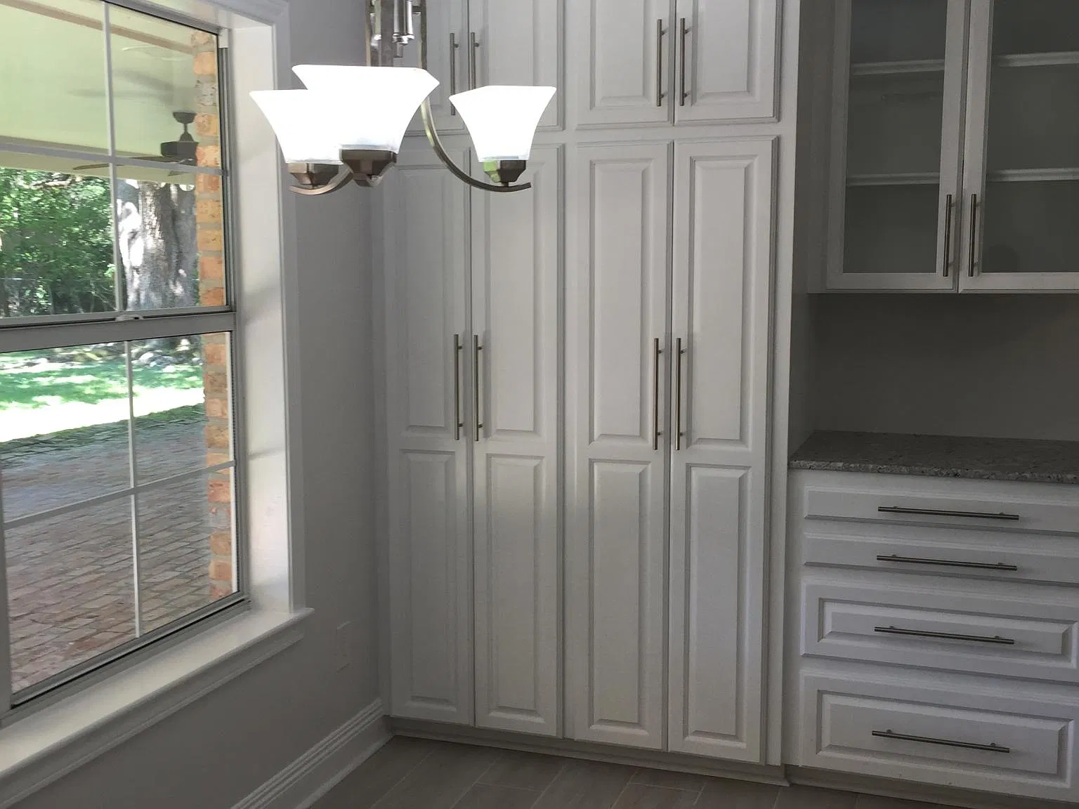 3 bed, 2400 sqft, $2,100 — Photo 4